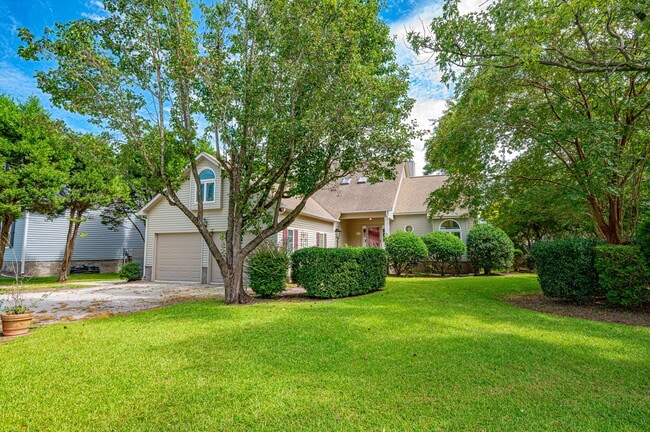 Building Photo - 6118 Gondolier Dr