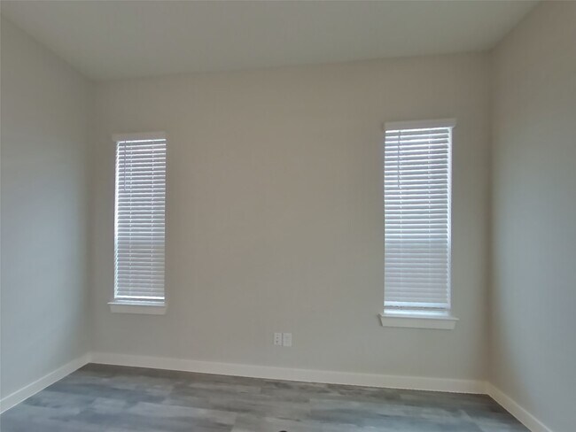 Foto del edificio - 9835 Willow Creek Commerce Dr