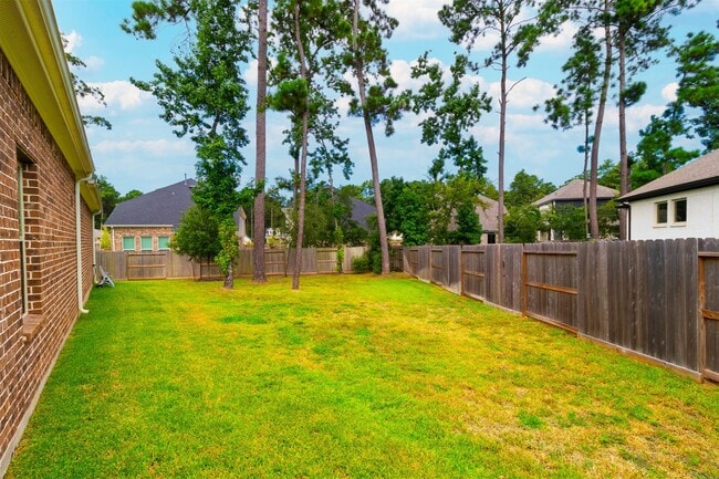 Foto del edificio - 323 Fanpalm Ct