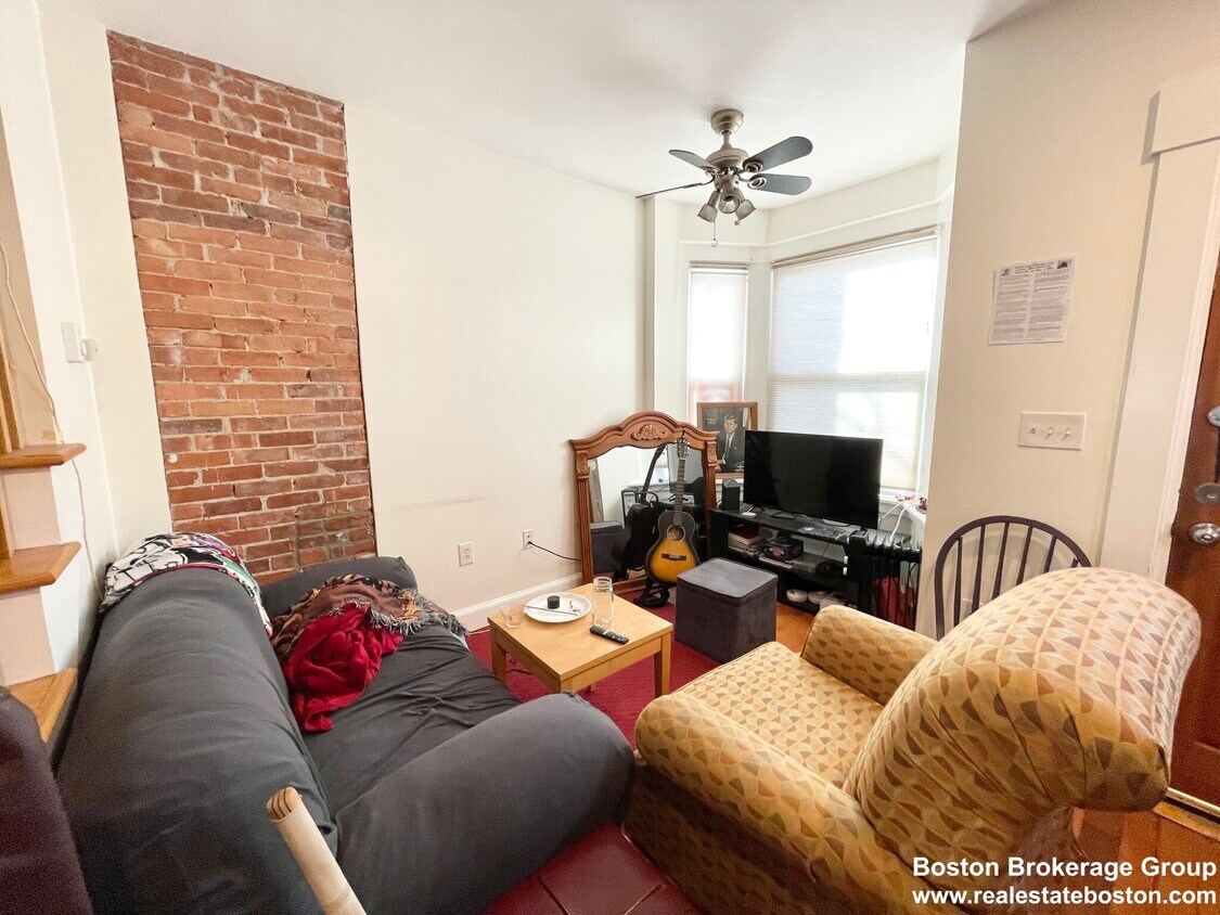 Primary Photo - 34 Greenwich St