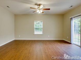 Building Photo - 7134 Somerset Springs Dr