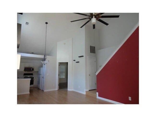 Building Photo - 665 Chantress Ct