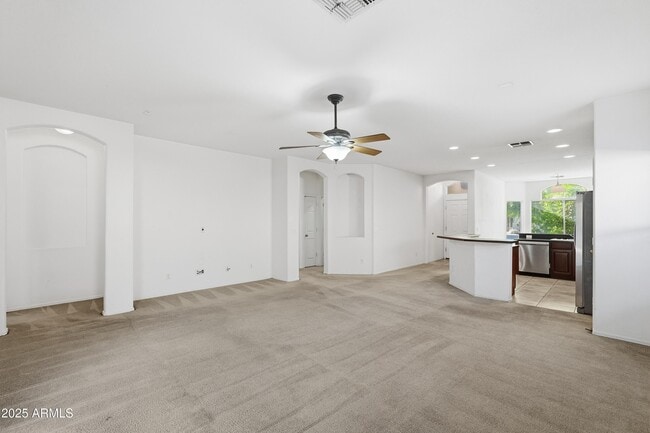 Building Photo - 14568 W Crocus Dr