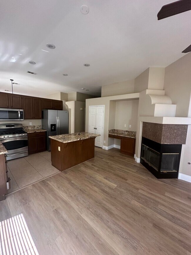 Building Photo - 10404 Horseback Ridge Ave