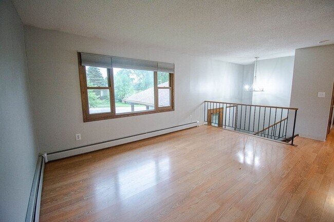 Foto del edificio - 3703 Willow Heights Dr SW