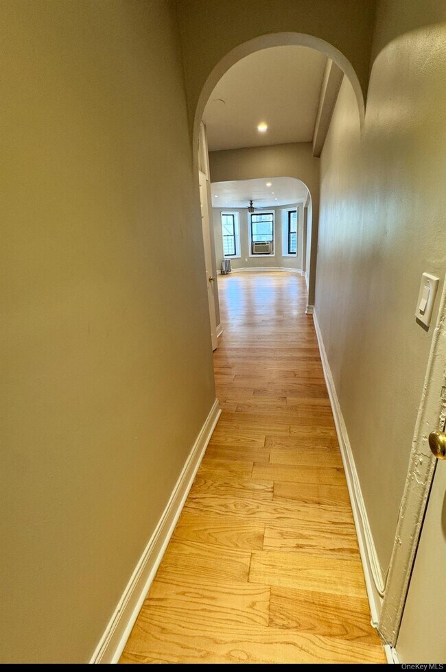 Foto del edificio - 754 Brady Ave