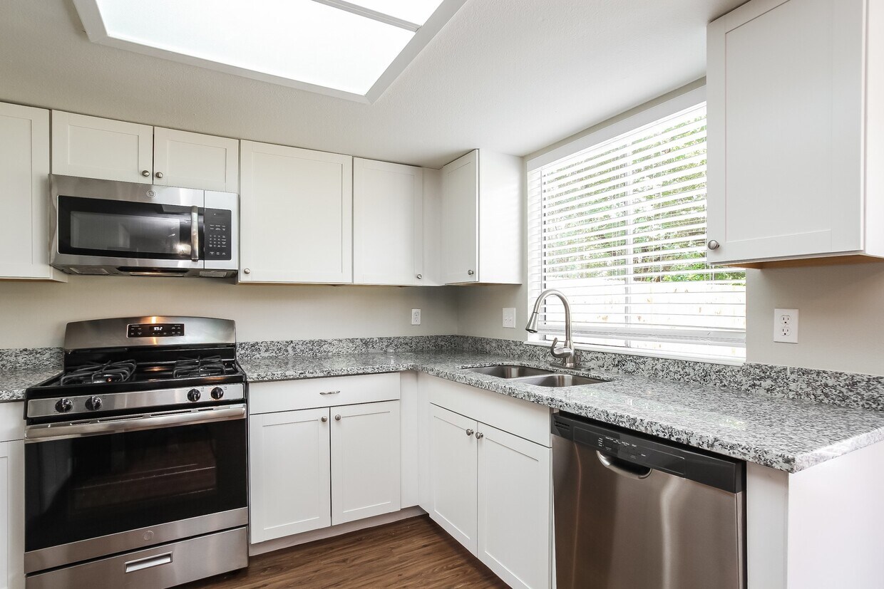 Foto principal - 18711 Droitwich Dr