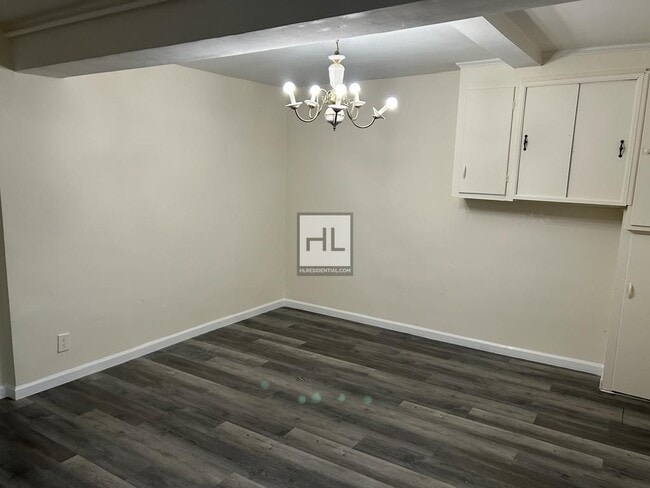 Building Photo - Spacious 1-bedroom / 1-bath on GLENWOOD ROAD