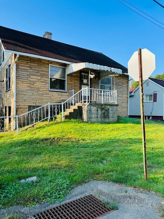 Primary Photo - 2 br, 1 bath House - 301 Patterson Ave