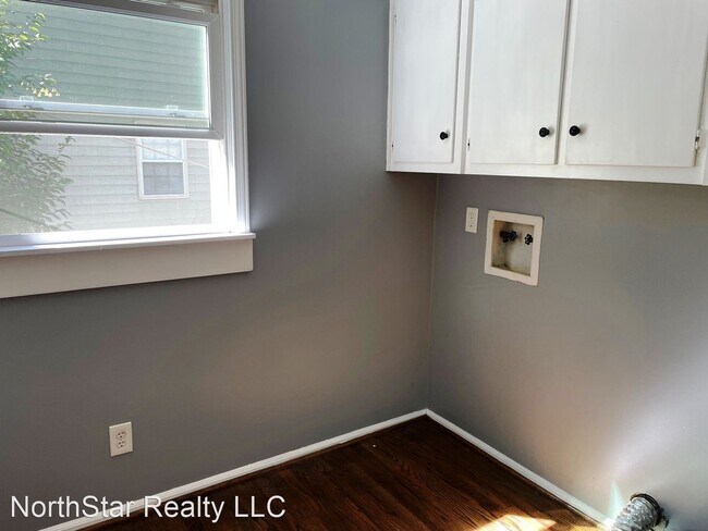 Foto del edificio - 4 br, 3.5 bath House - 1640 Ridge Road