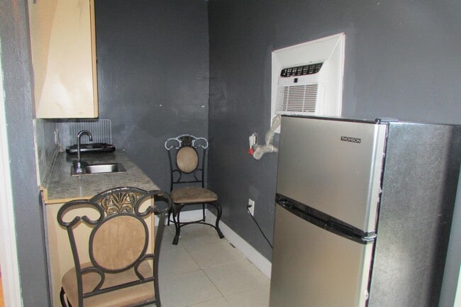 Foto del edificio - 14180 NW 23rd Ct