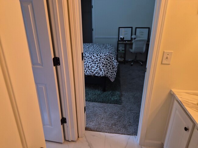 Foto del edificio - 4315 Rosemont Dr