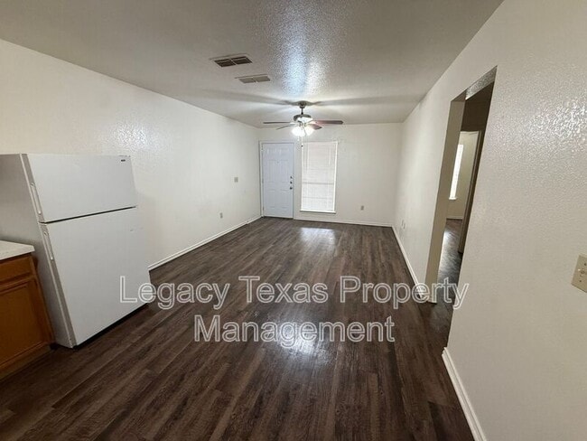 Foto del edificio - 1110 Williams Ave