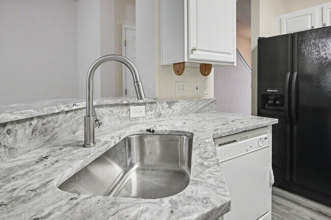 Foto del edificio - 113 Olde Towne Way