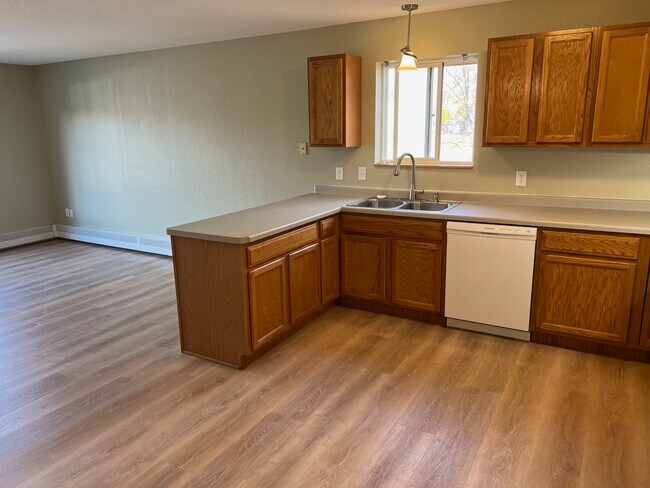 Foto del edificio - 431 Central AVE W