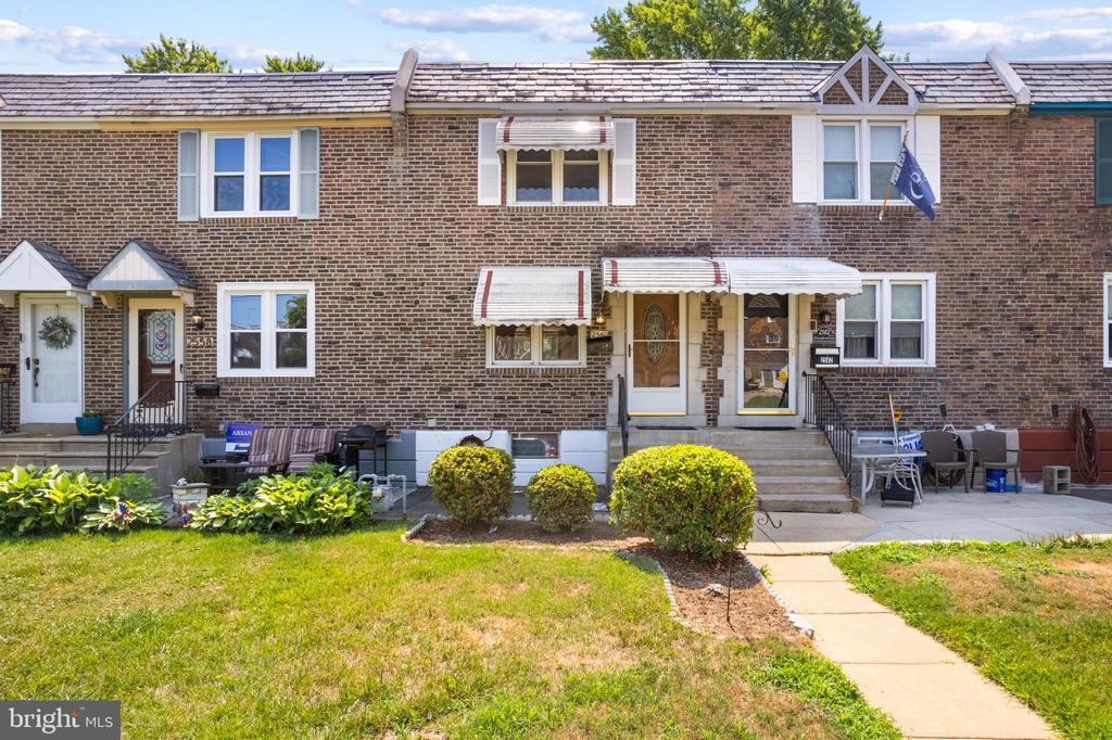 Primary Photo - 2560 Stoneybrook Ln