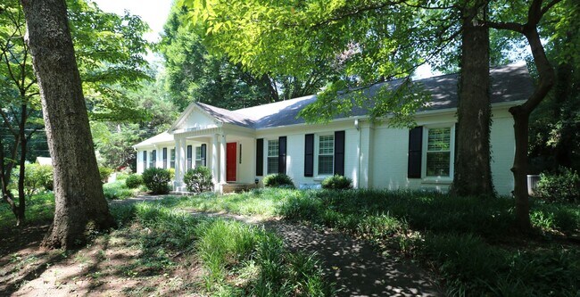 Foto del edificio - 2833 Wesleyan Ln