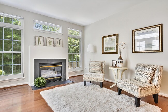 Foto del edificio - 5644 Governors Pond Cir