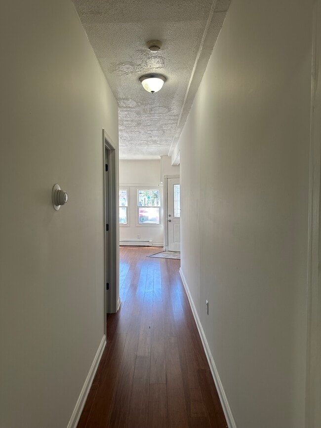 Building Photo - 107 N Bridge St