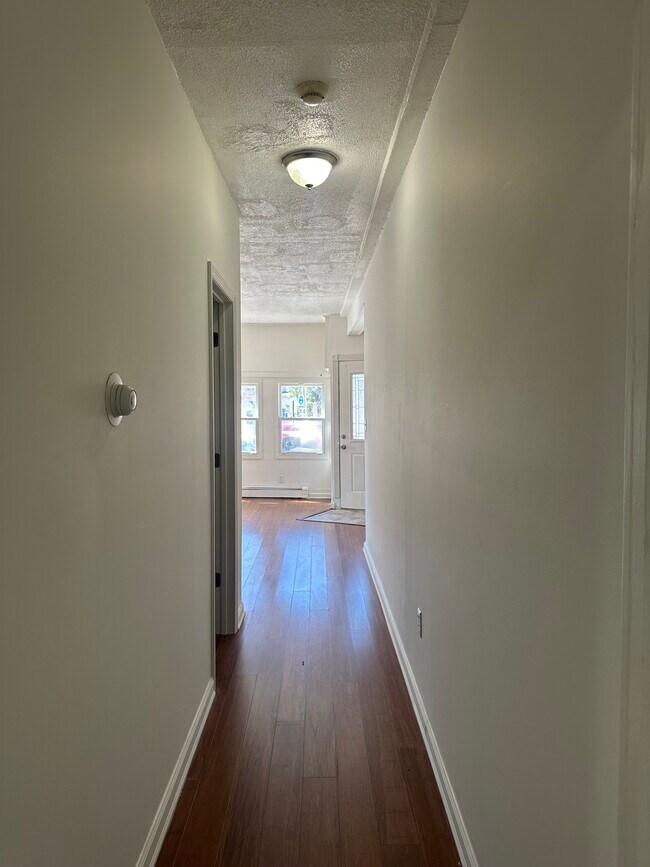 Foto del edificio - 107 N Bridge St