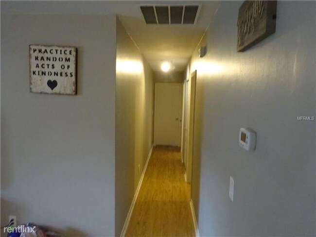 Building Photo - 2 br, 1 bath Apartment - 2066 N Betty Lane