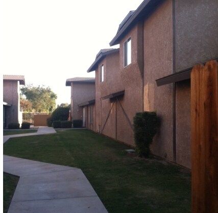 Primary Photo - 7909 S Laurelglen Blvd