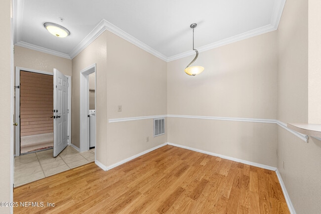 Building Photo - 13810 Sutton Park Dr N