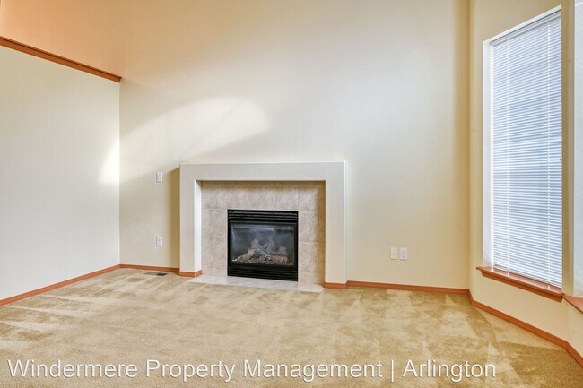 Building Photo - 4 br, 2.5 bath House - 7800 32nd St NE