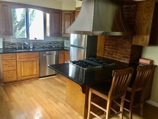 Foto del edificio - 69 Lowell Ave