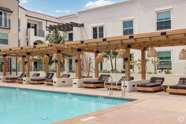 Piscina y spa - Eddy Redondo Residences