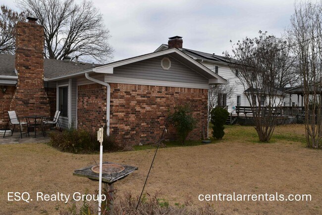 Foto del edificio - 4512 Somers Ave