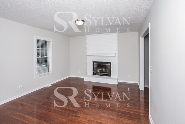 Foto del edificio - Enjoy Relaxation & Sophistication in this lovely 3 bedroom, 2.5 bath home.