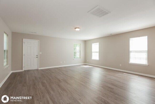 Building Photo - 4314 Glenwood Dr, Charlotte, NC 28208