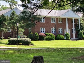 Building Photo - 132 Cherry Parke