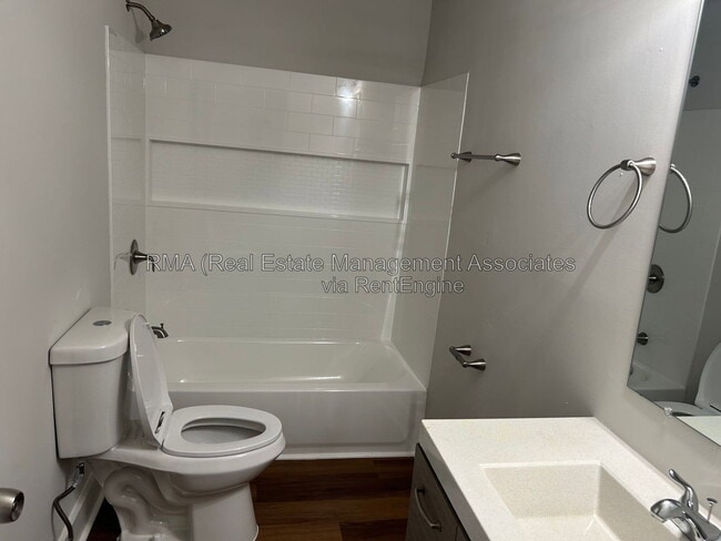Building Photo - 1321 Drewery Ave