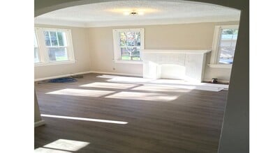 Building Photo - 705 N 16th St