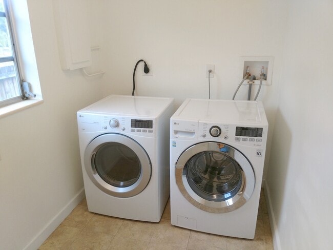 Foto del edificio - Beautiful renovated 3/2 home in Westchester