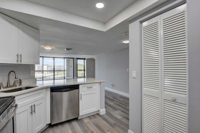 Building Photo - 2400 Presidential Way
