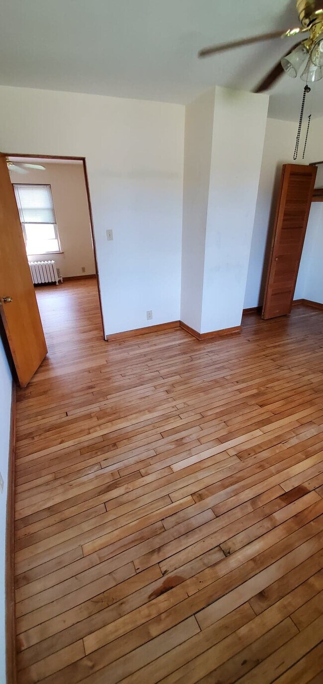 Foto del edificio - 5524 N Mobile Ave