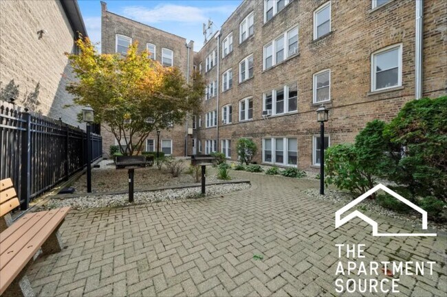 Building Photo - 2602 N Kimball Ave