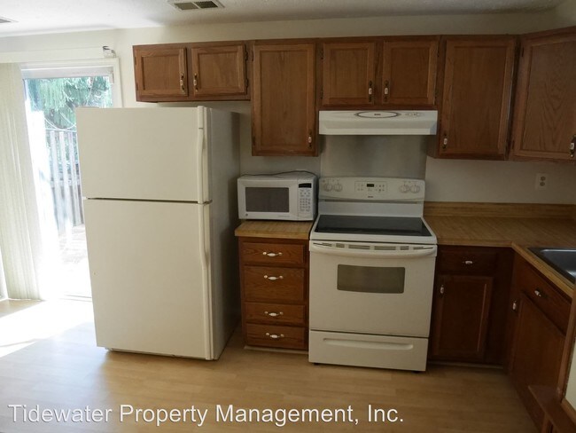 Building Photo - 16335 Pewter Ln