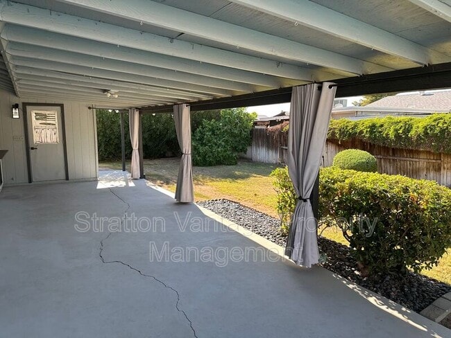 Building Photo - 2024 W Posada Cir