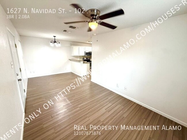 Building Photo - 1627 N Navidad St