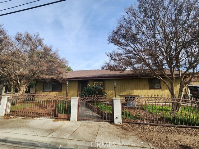 Foto del edificio - 5516 Sultana Ave