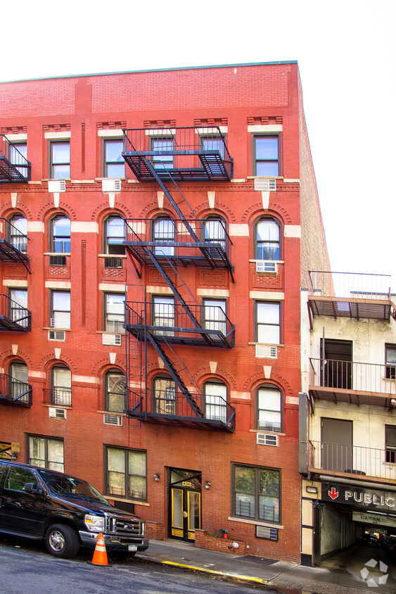 Building Photo - Lenox Hill