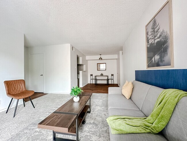 Foto del edificio - 1002 Clayton Ln
