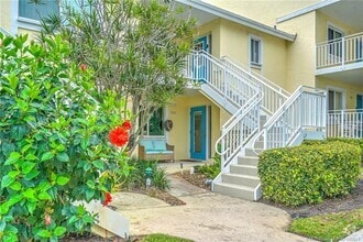 Building Photo - 5563 NE Gulfstream Way