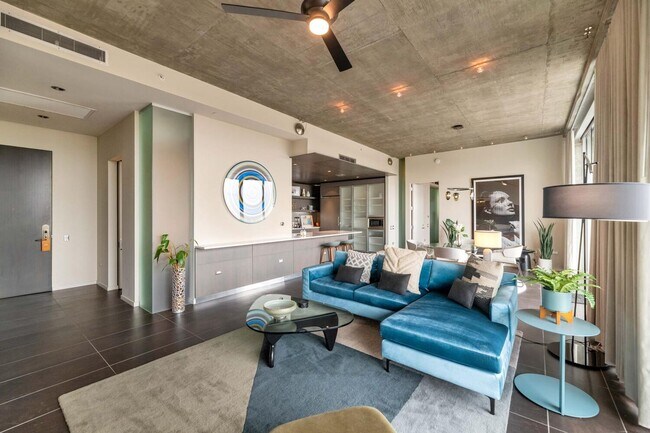 Foto del edificio - Rates Vary: $6,495 - $9,995