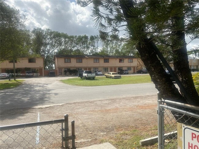Foto del edificio - 400 NE 18th Ave