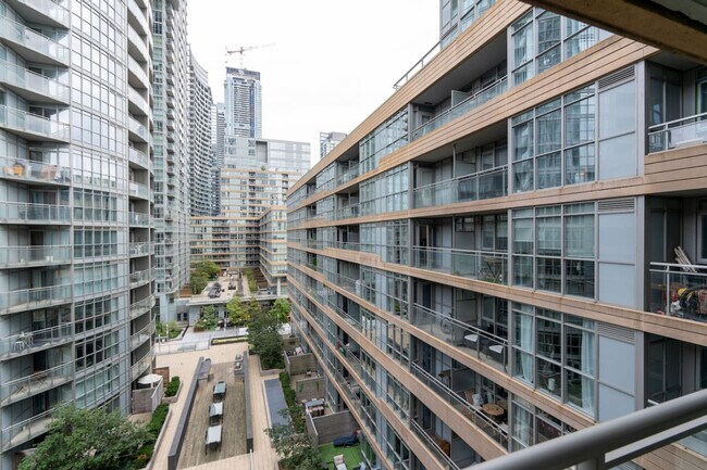 Photo du bâtiment - 151 Dan Leckie Way